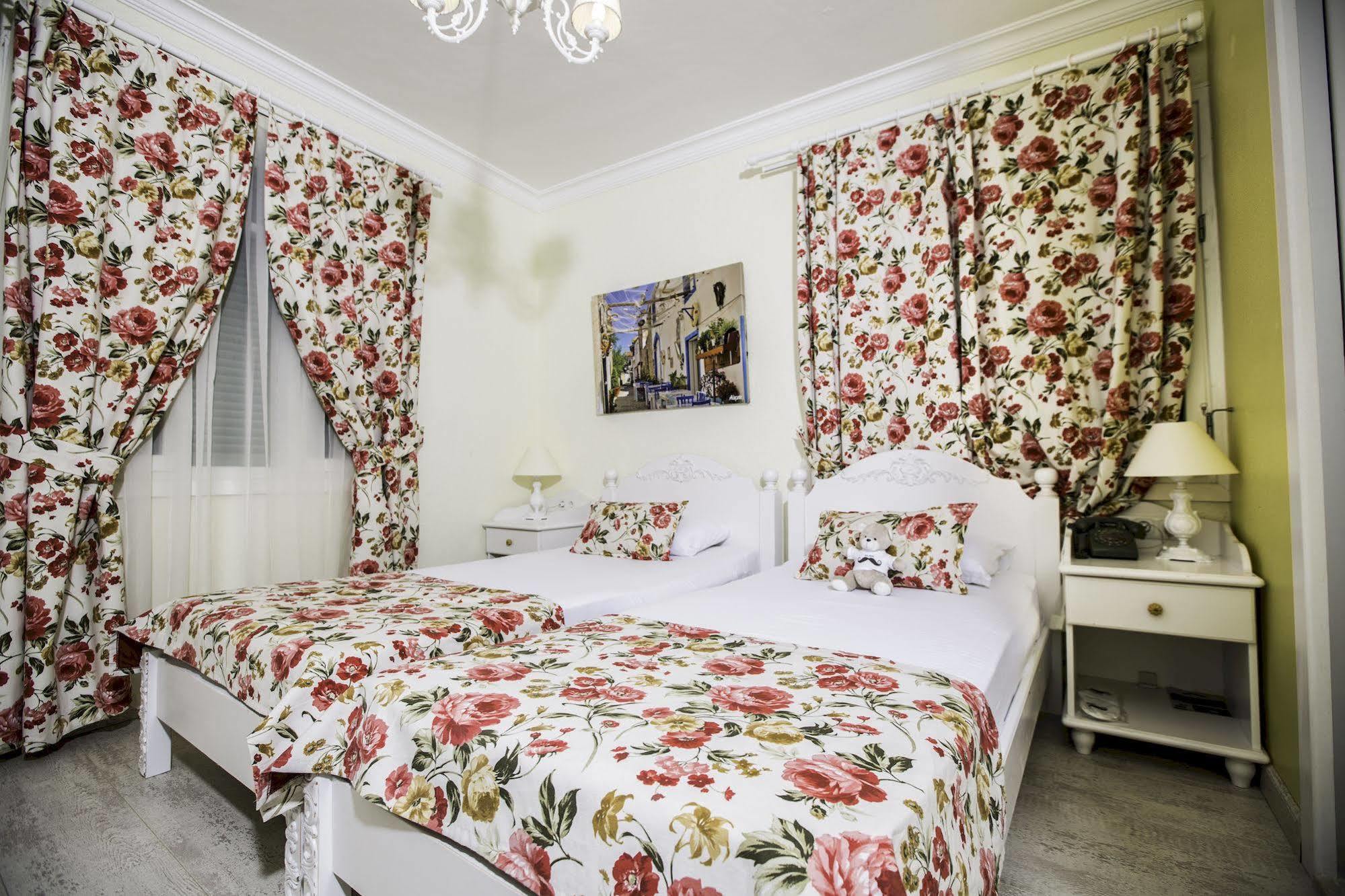 אלאקאטי The White Hotel מראה חיצוני תמונה