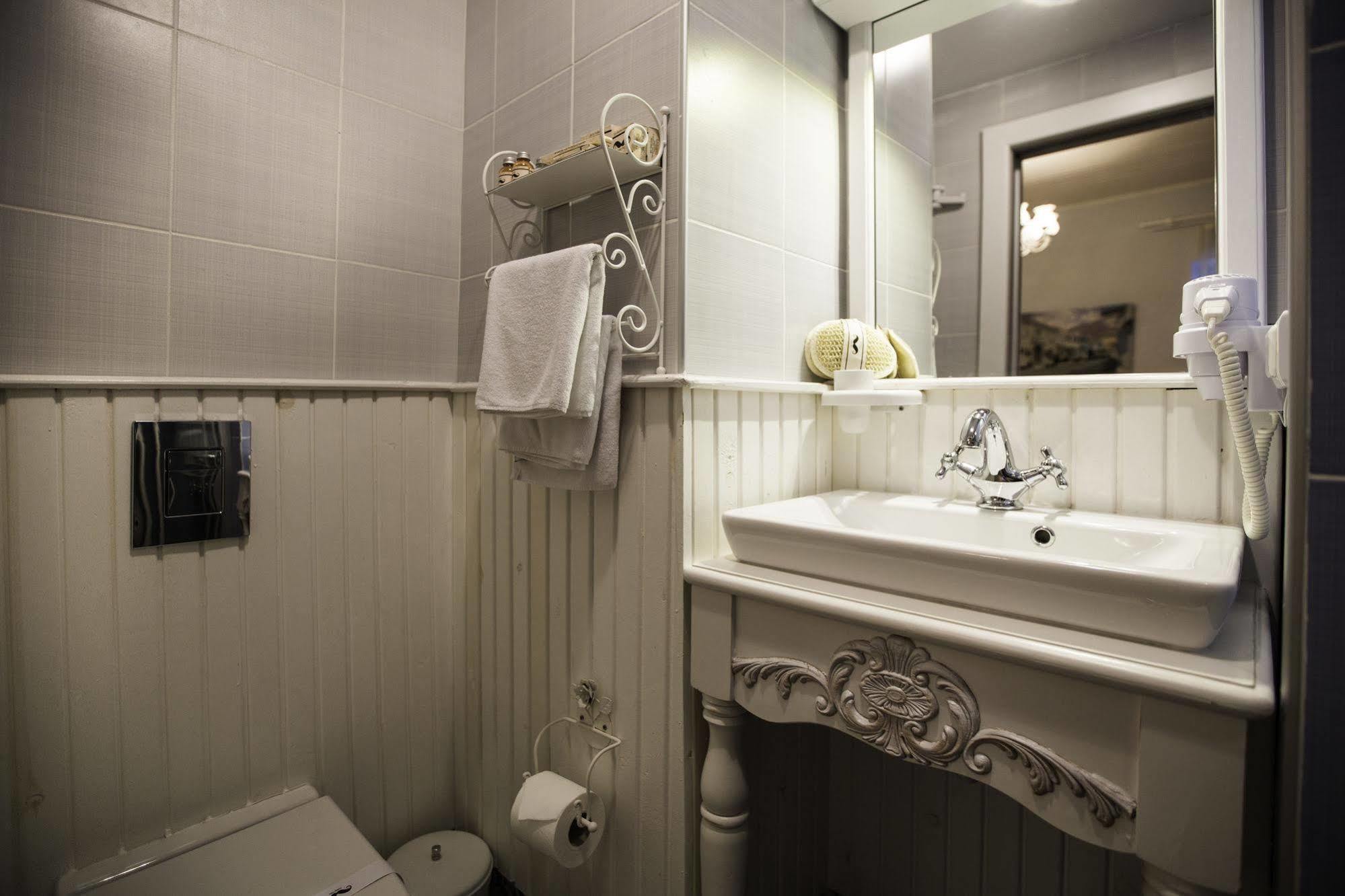 אלאקאטי The White Hotel מראה חיצוני תמונה