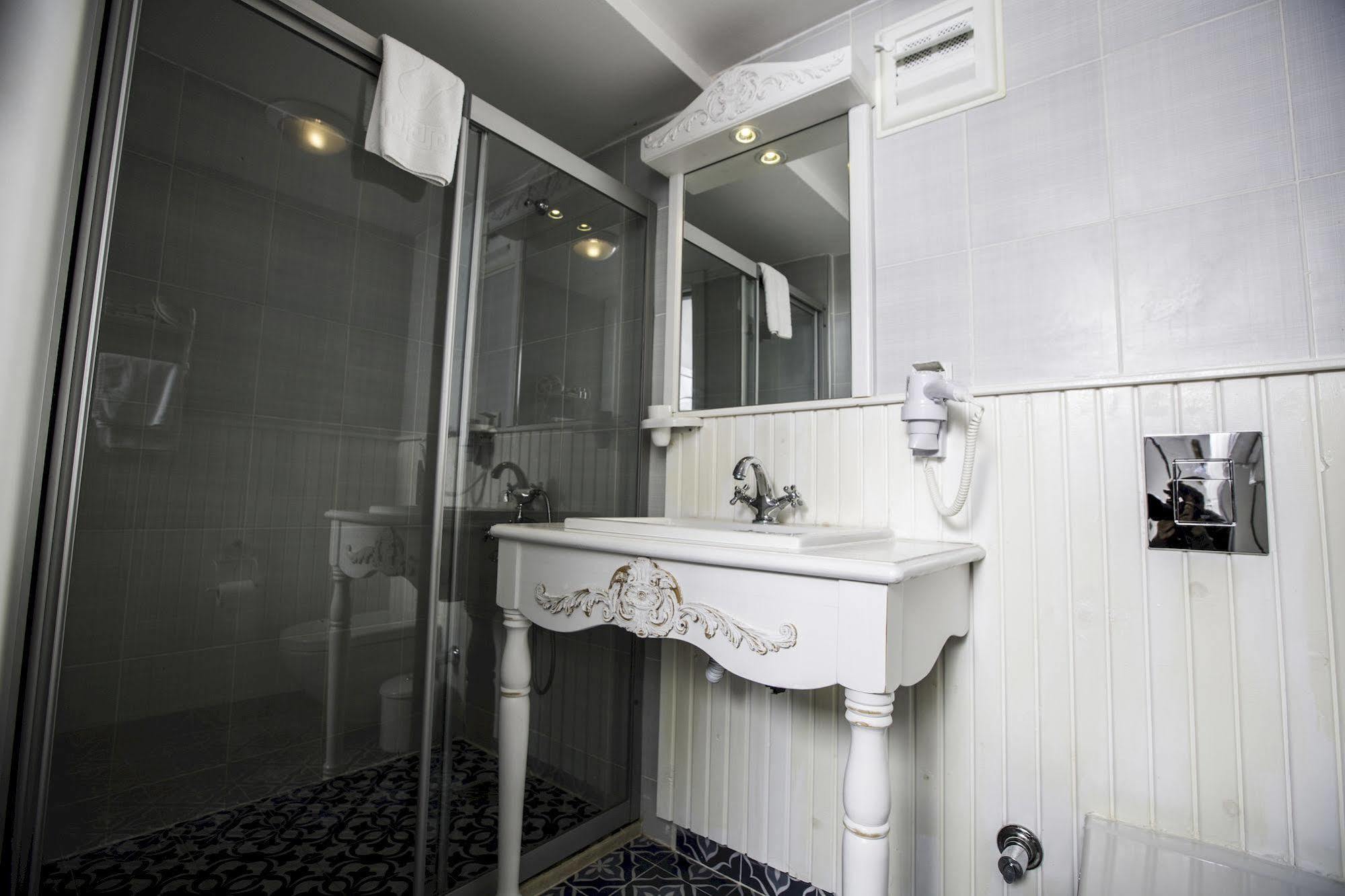 אלאקאטי The White Hotel מראה חיצוני תמונה
