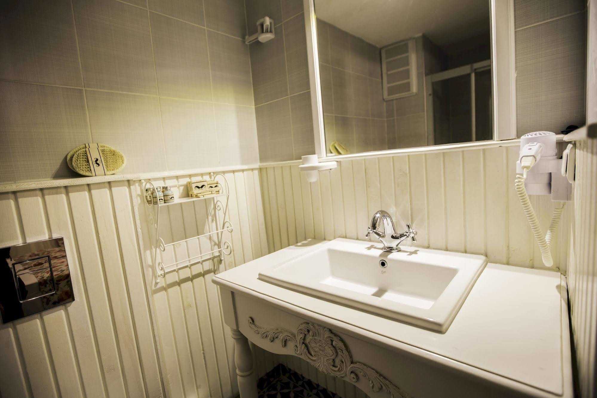 אלאקאטי The White Hotel מראה חיצוני תמונה