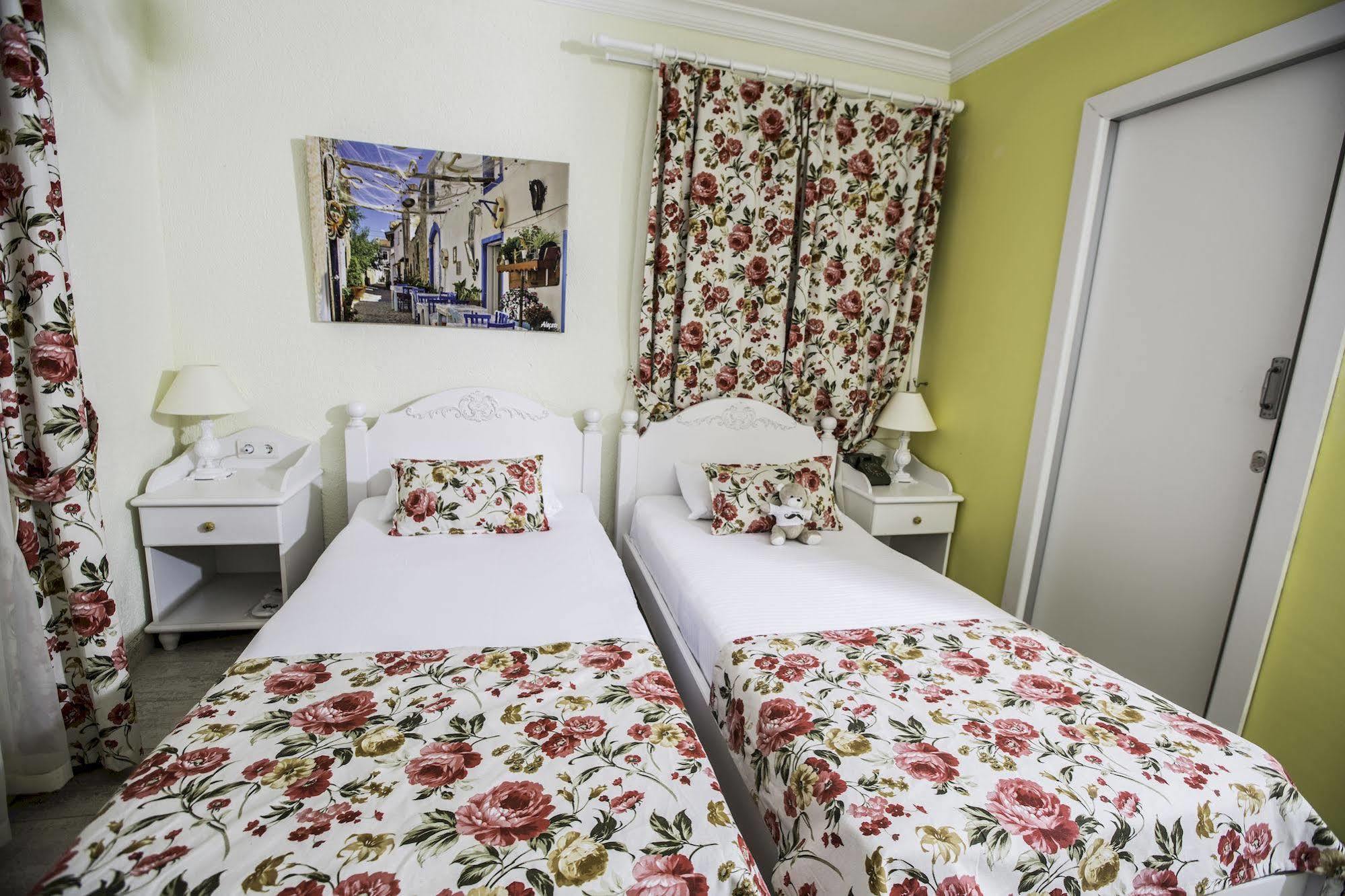 אלאקאטי The White Hotel מראה חיצוני תמונה