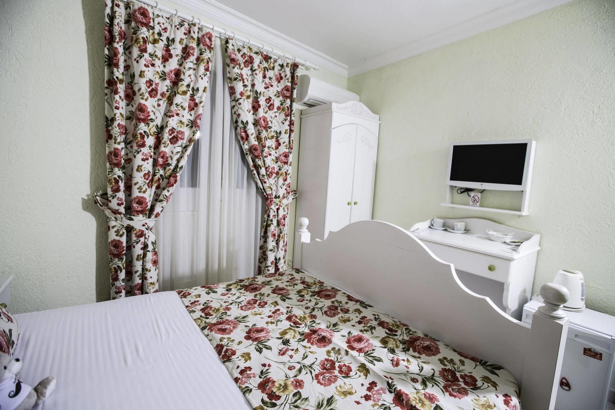 אלאקאטי The White Hotel מראה חיצוני תמונה